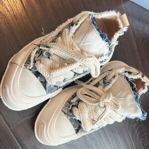 Valabasas Denim Vizios shoe. Brand new never worn. No original box.